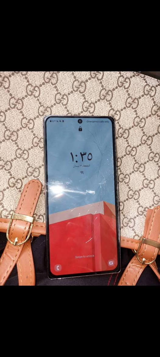 Samsung Galaxy Note 20 5G
ذاكرة 128 مامصلح نهائيا
فقط فطر بالكلاس مثل ما موضح بالصورة
ابد مماثر عليه 
السعر 250
مكاني مدينة الصدر


**إذا كنت صاحب هذا الإعلان وتريد حذفه لأي سبب، رجاءا أرسل رسالة إلى الدعم الفني**