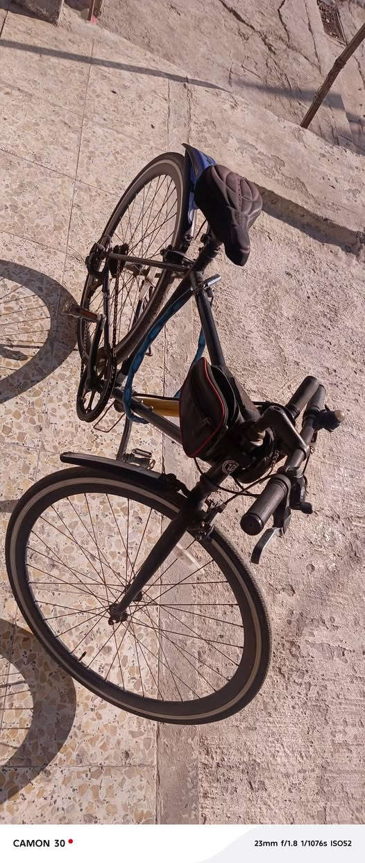 سلام عليكم
بايسكل للبيع اسمه سي 700
باله ياباني حجمه ٢٦ + ويا هديه جنطه+بم+قفل 
***********  بي واتساب العنوان بغداد الامين❤
