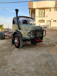 مديل 80 • شاصي خام • قمرة بلدية