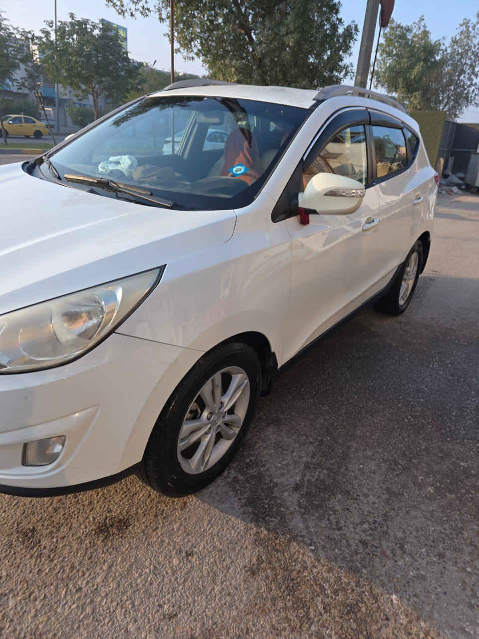 سلام عليكم للبيع توكسان 2010 خليجيه سياره مكفوله كفاله عامه مكينه 2000دوش مفتوحه جديده بمعنه الكلمه مامتعوبه فول مواصفات عده البنوراما تحكمات كله شغاله  ماشيه قليل مكينه كير جدد بشرط العنوان بابل الكفل سعر 135 وبيه مجال رقم ‏‪***********‬‏
