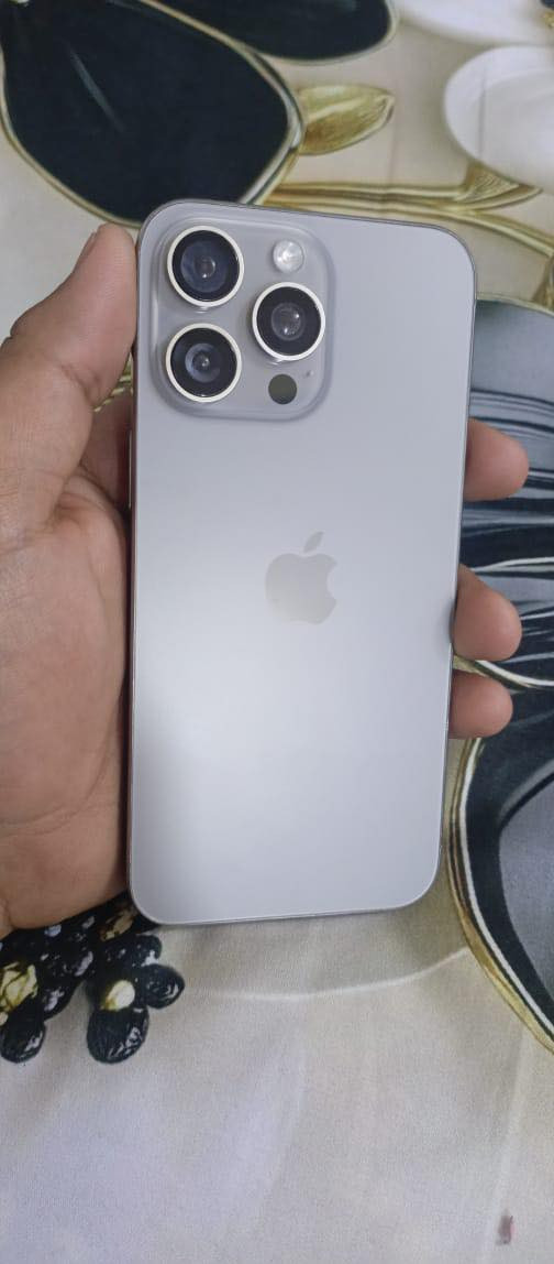 15 برو ماكس ذاكره 256 بطاريه 88 
جهاز مبدل شاشه وكاله 
وظهر 
الجهاز مكفول اذا يعلك او بي اي خلل كلشي شغال فيس ايدي كلشي بي شغال وعل فحص مكاني بغداد بسمايه 
سعره 900 بي مجال قليل 
***********
