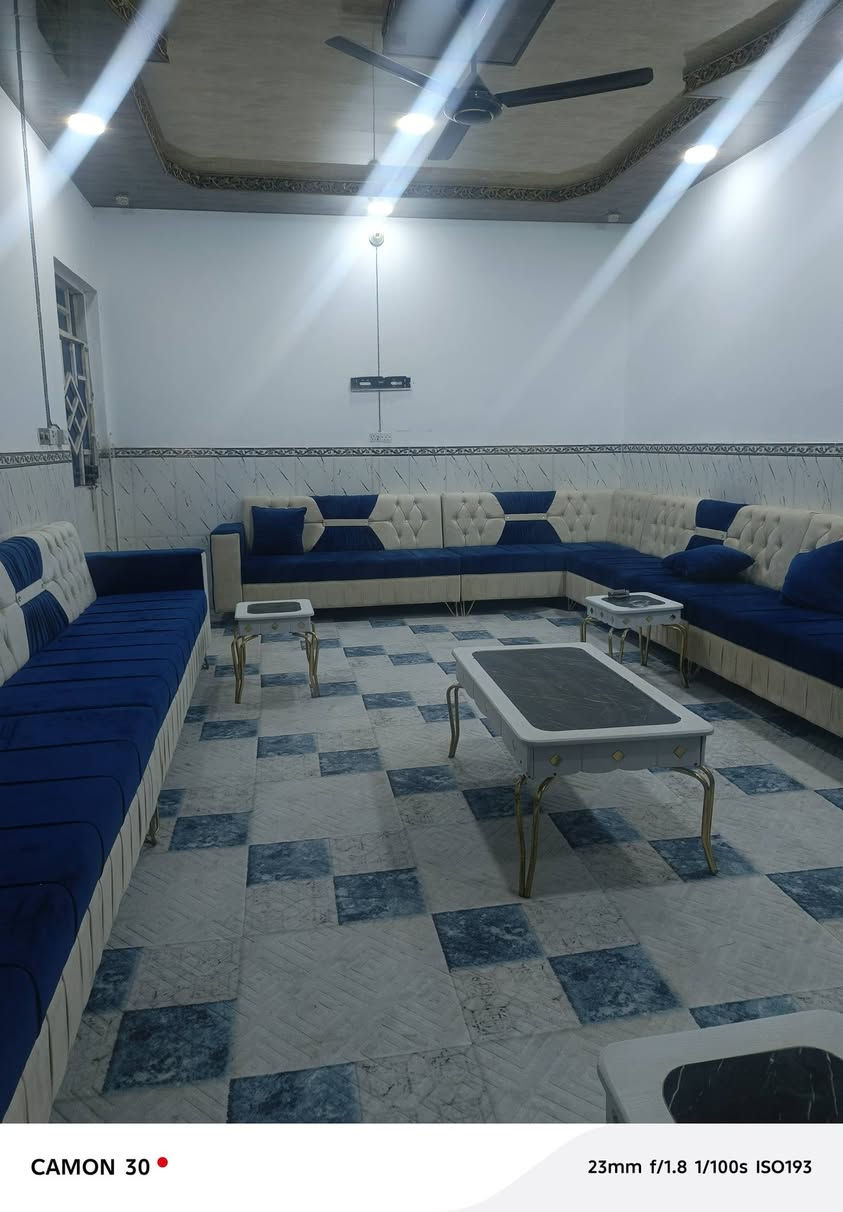 السلام عليكم دار200م 3غرف البيت عكادة نظيف والمنطقه جاي يكملون بيه تبليط السعر140 نجف ال حولي خلف الملعب التواصل***********
