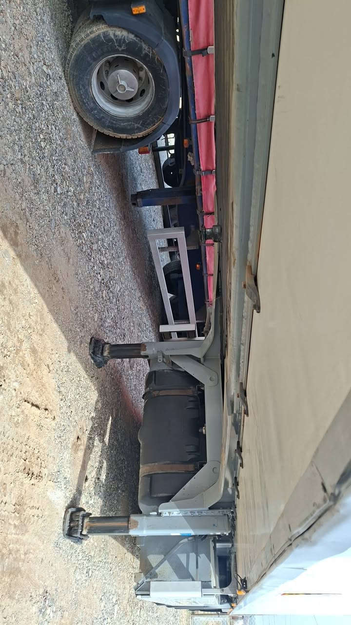 بسم الله الرحمن الرحيم 
النوع . عربانه براد معا جيهاز تبريد 3 محاور 
النوع . شيرو .
موديل  2014. منافيس ابراهيم خليل . دخول جديد 
شاصي كامل . شاصي رصاصي.بدون كسر بدون نفخ . بدون دوس شرط 
محرك ثيرموكينك . جيهاز SLXe., spectrum.  ابو رباط 
سبلت داخلي شغال 
ارتفاع استندر
سمك  7 
مجموعه SAF.  دسك بريك خارجي . سناديق طخم جاملوغات كامل براد جاهز لل شغل خير من الله 

عنوان معرض . هوار طريق دهوك موصل جمبور عميريه 
***********
***********
