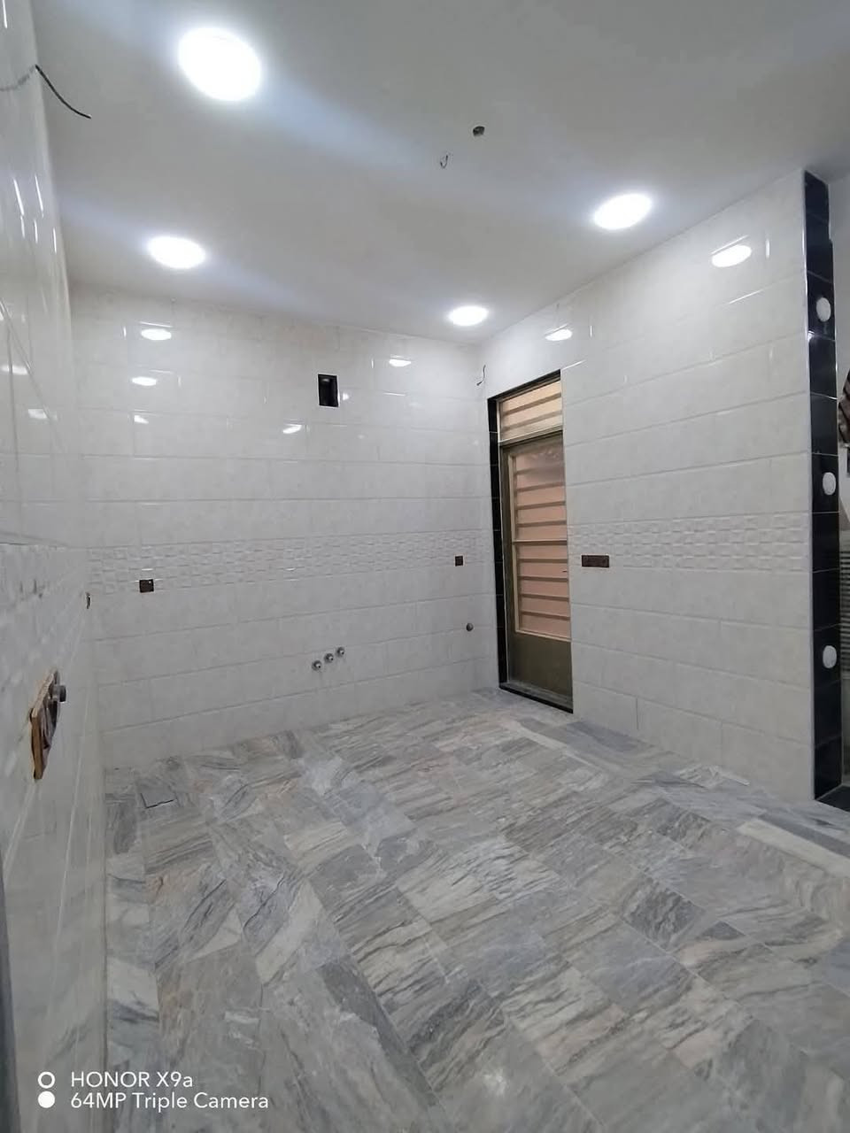 منزل 🏠 للبيـــــــــــــع المساحة ١٣٥متر واجهه ٧متر طابقين جديد طابو صرف
حي الفرات ٢ غرف نـــــــــــوم صالــــــه هـــــــول مطبـــــــــــخ صحيات وبعد اشياء كثيره 
ما مسكون اتصل وتساب و***********
