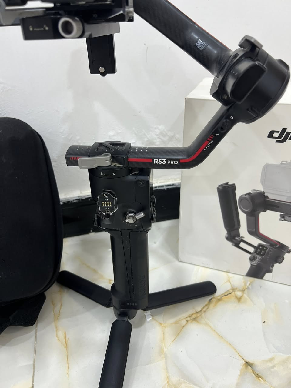 Rs 3 pro
نضافه كدام عينك 90‎%‎ ملحقاته فقط ذني كدامك البل صوره 
مكفول لا مصلح ولا بي عطل يوصلك تفحصه يله تستلمه 
سعره 530 وبي مجال 
يتوفر توصيل جميع المحافضات


**إذا كنت صاحب هذا الإعلان وتريد حذفه لأي سبب، رجاءا أرسل رسالة إلى الدعم الفني**