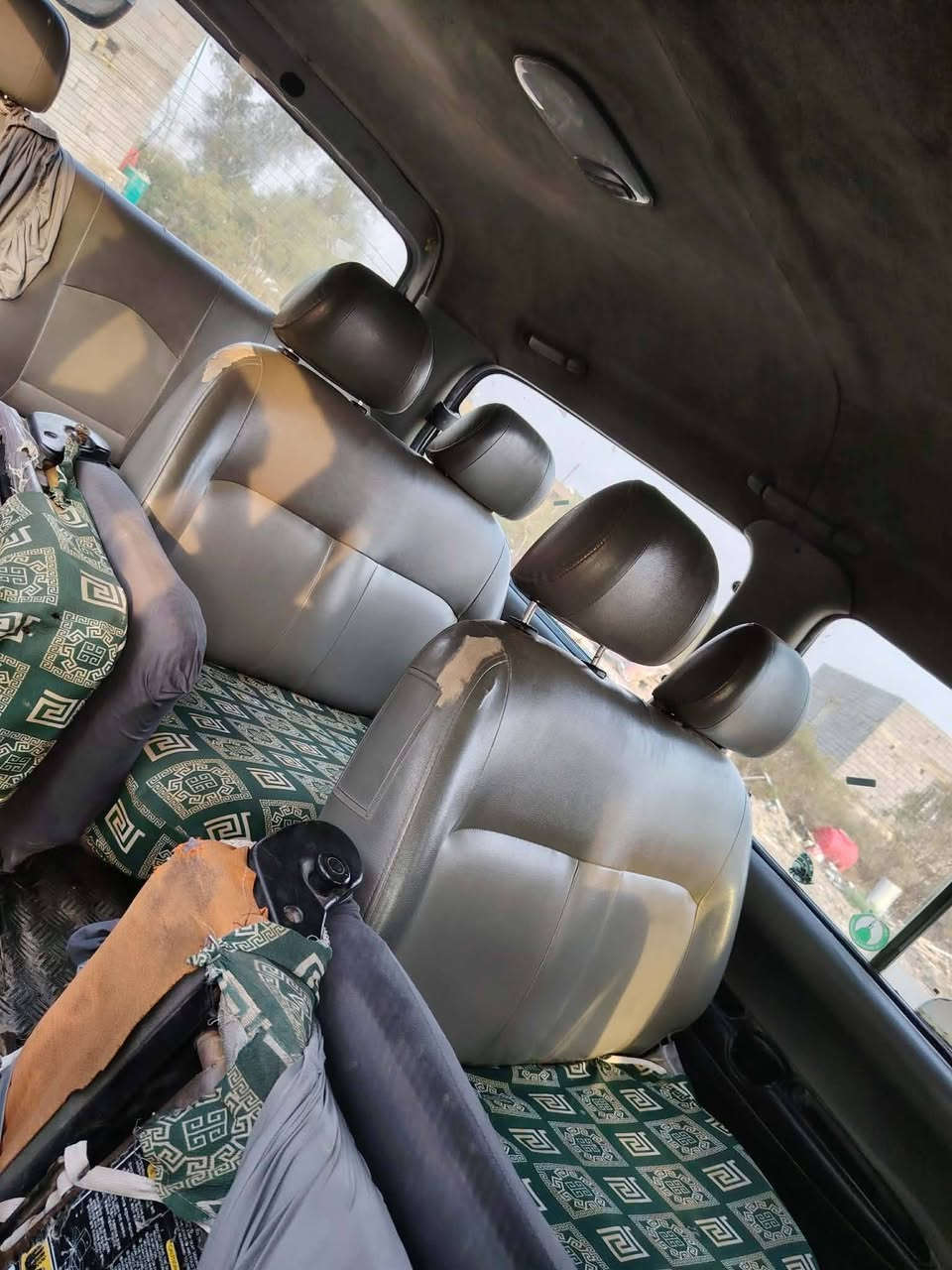 استاركس مفتوح لا صبغ ولا معجون ولا ضربه حداديه مشتغلها وره وكدام محرك بدابه تبخير بدون تنقيص رقم بغداد انكليزي مصفره مكانها ناصريه سعرها ٦٥ وبيها مجال ***********
