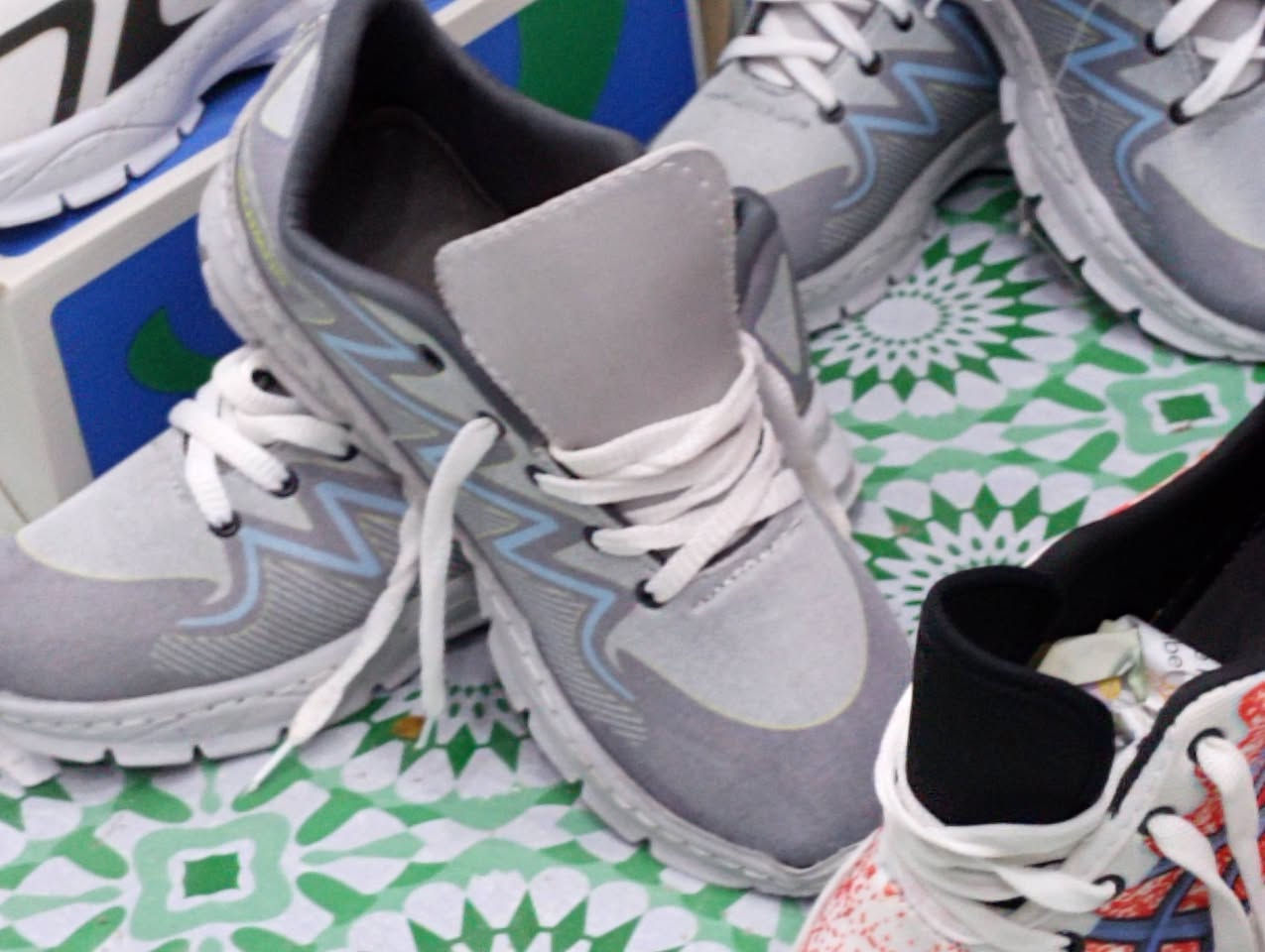 السلام عليكم ورحمة الله وبركاته من رخصة الادمن المحترمين تم وصول وجبة اترانشوزات ولادي بناتي وشبابي وأطفال الاسعار بلاش البلاش نص عن السوك كلشي ملابس وأحذية اترانشوز وكبابيس ولفافات وجواريب وشحاطات أهلا وسهلا بيكم زبائننا الاعزاء عنوان بابل حلة السياحي محلة العتايج مقابيل دكتور علي طارق ابو الاسنان للاستفسار الاتصال على الرقم ***********/***********
