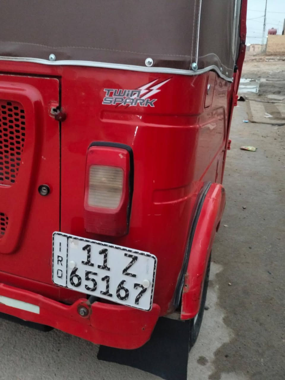 سلام عليكم تكتك الون احمر موديل 22 / كفاله عامه من صبغ أو تكحيل رقم انكليزي السعر 9وربع بيها مجال متواجد عل رقم ***********
