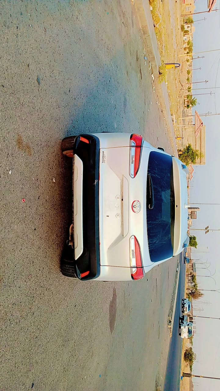 للبيع كورولا كروز مريكي منفيس حره الضرر تبديل بونيد وجاملق بارد السعر 160رقم ***********
