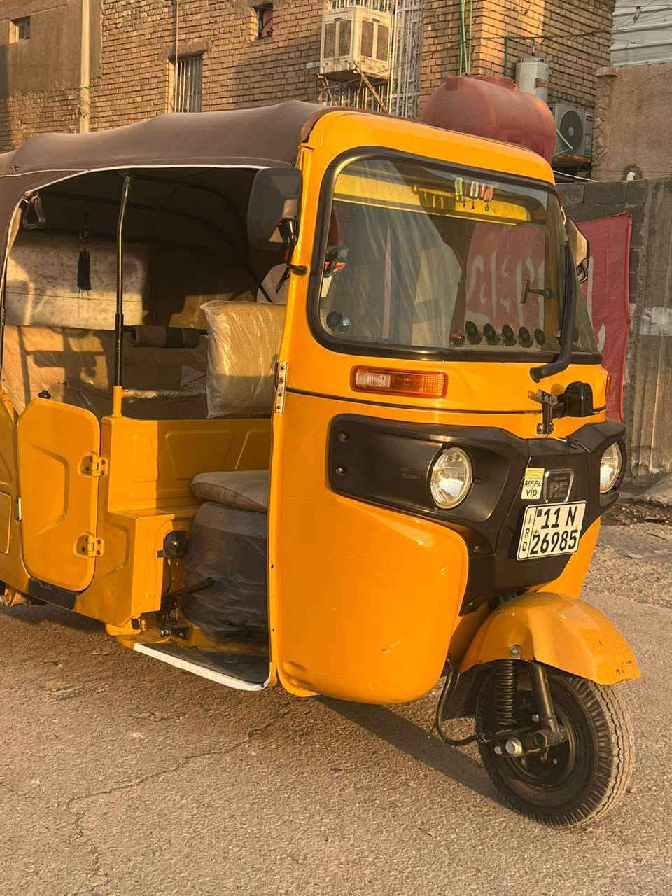 السلام عليكم
تكتك موديل 21 شهر 10
تكتك مكينه مكفولة مبدل فقط زنجيل 
وضربة بالصفحة بسيطة راجعه بارد فقط 
ودوس معمرة فقط غير هذا مابيها تكتك احلا من الصور بعد تكتك خير من الله ترايها حلو مكاني بغداد مدينة الصدر 
***********
