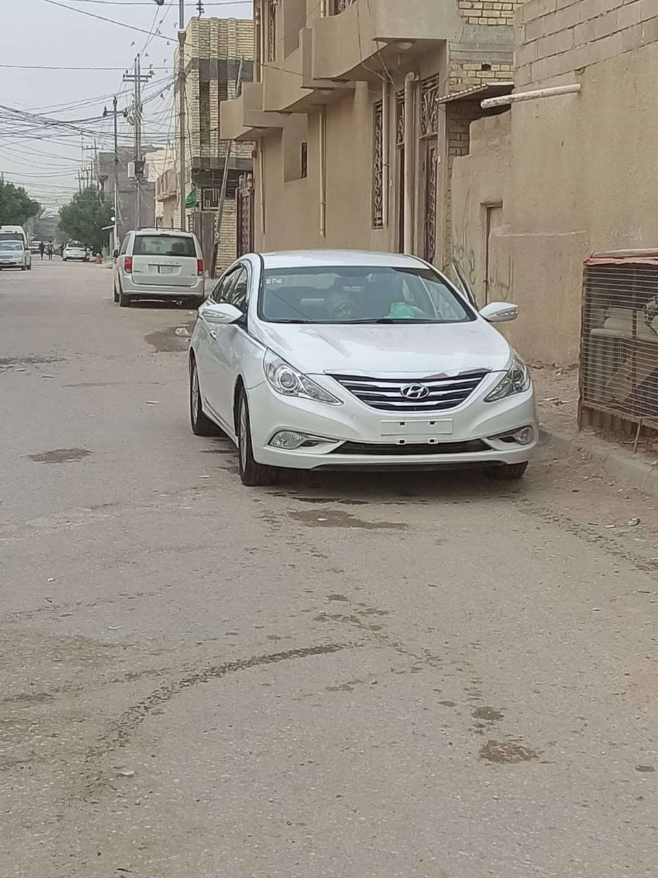 سلام عليكم
سوناتا خليجي ١٢ مكينه ٢٤٠٠ دوش اربع حساسات 
رقم اربيل باسمي  بيهاا قطعتين صبغ بدون دواخل بدون حادث  الباقي كفاله عامه مكان كربلاء للمراوس بسنتافي او سياره سبعه راكب  ***********
