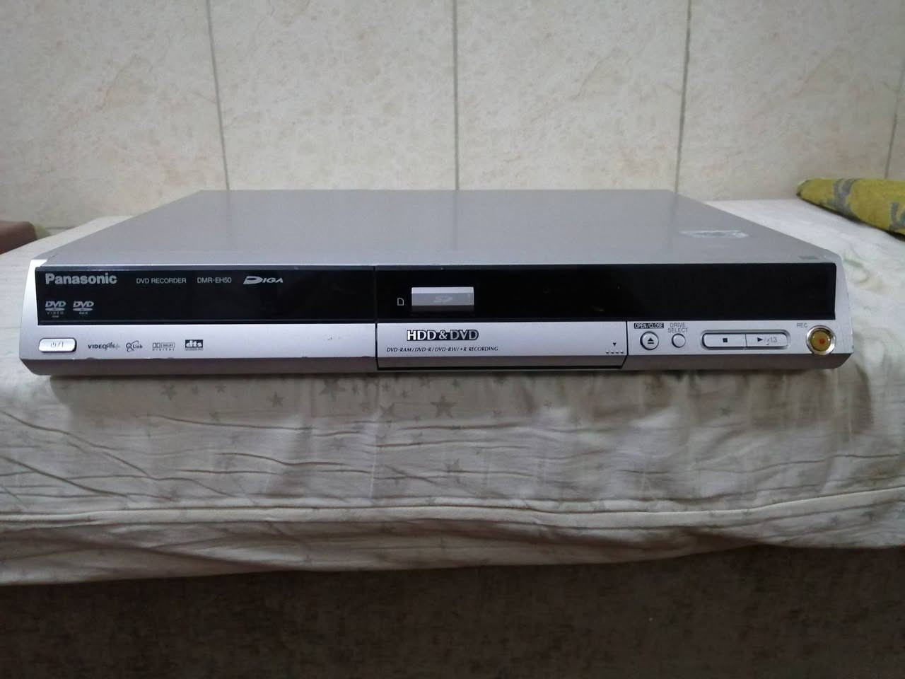 السلام عليكم
دي في دي بنسونيك بدون ريمون بي هارد
وزن ثقيل لسعر ٢٥ألف نهائي
توصيل موجود
بغداد ٥ألف


**إذا كنت صاحب هذا الإعلان وتريد حذفه لأي سبب، رجاءا أرسل رسالة إلى الدعم الفني**