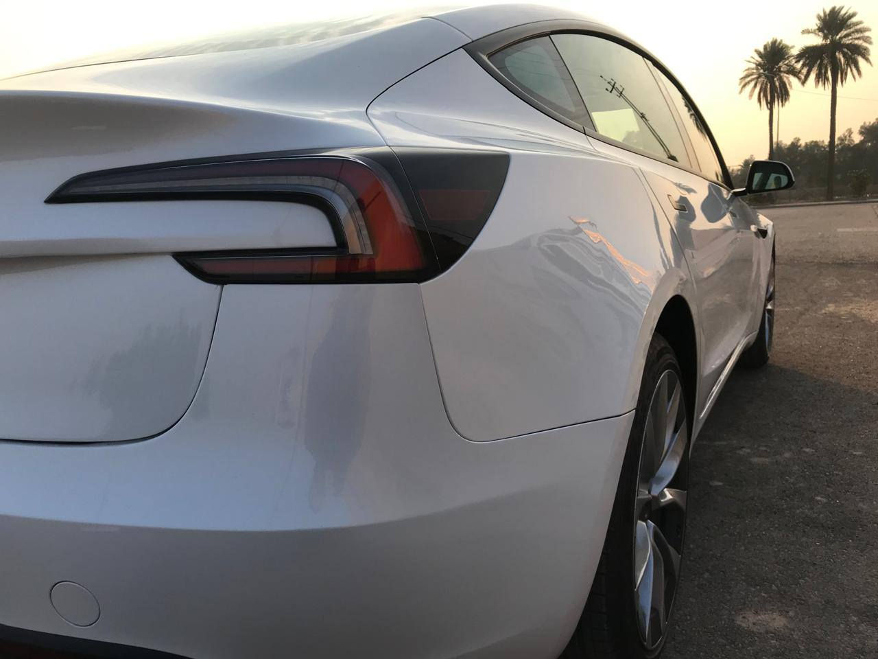 تسلا 3 موديل ٢٠٢٥ هايلاند  لونك رينج دبل ماطور
أون لاين محدثه اخر تحديث كارتين تشغيل وياها وفلاش بلادي مع الشاحنه الأصليه
داخل ابيض ماشيه ٦٠٠٠ كيلو حادث خلفي بالحوض اتعدل نفسه رجع وقبق الجنطه مبدل ومصبوغ والچاملغ الخلفي الأيسر مصبوغ نصه والبنيد هم مضروب ومبدل ومصبوغ وصور السياره موجوده مال الحادث والتصليح   ايرباك سليم  فقط حزام السايق قافل حداديه سليمه مامفتوح ولابرغي والبطاريه لوك الشركه مامنزله ولامفتوحه 
مواصفات معروفه بالتسلا فووول وذكرت كلشي من حادث 
السعر ٢٢٥ 
مكاني بغداد ***********
