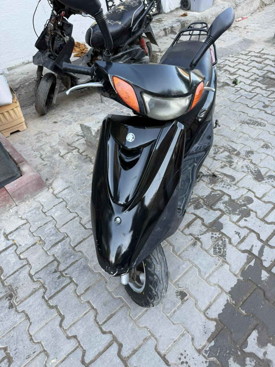 سلام عليكم دراجه بريز لايت عالي مكينه مكفوله كهربائيات كفرات ختم واحد لا بدون صبغ  كله شغال شلعه معدل نقصها واقيه صالصنه وباتري فقط البقيه كله مكفول مكينه لامجفته برغي ممفتوح بي مكاني بغداد ساحه السباع قريب ع الشورجه يم البورصه سعر ٧٠٠ وبي مجال رقمي ***********متواجد مازنجر واتساب وشكرا من الادمن واسف ع الاطاله
