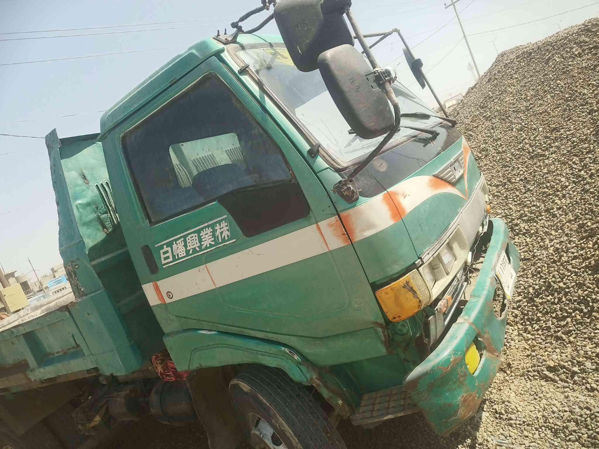 سلام عليكم هينو قلاب 4طن رقم انكليزي نجف باقي بس استلم لوحات سنويه لل 2030 سياره جاهزة لشغل شرط تحويل شاصي مكفول مكينه مكان ديوانيه سعر 77وبيها مجال حك جيه  ***********
