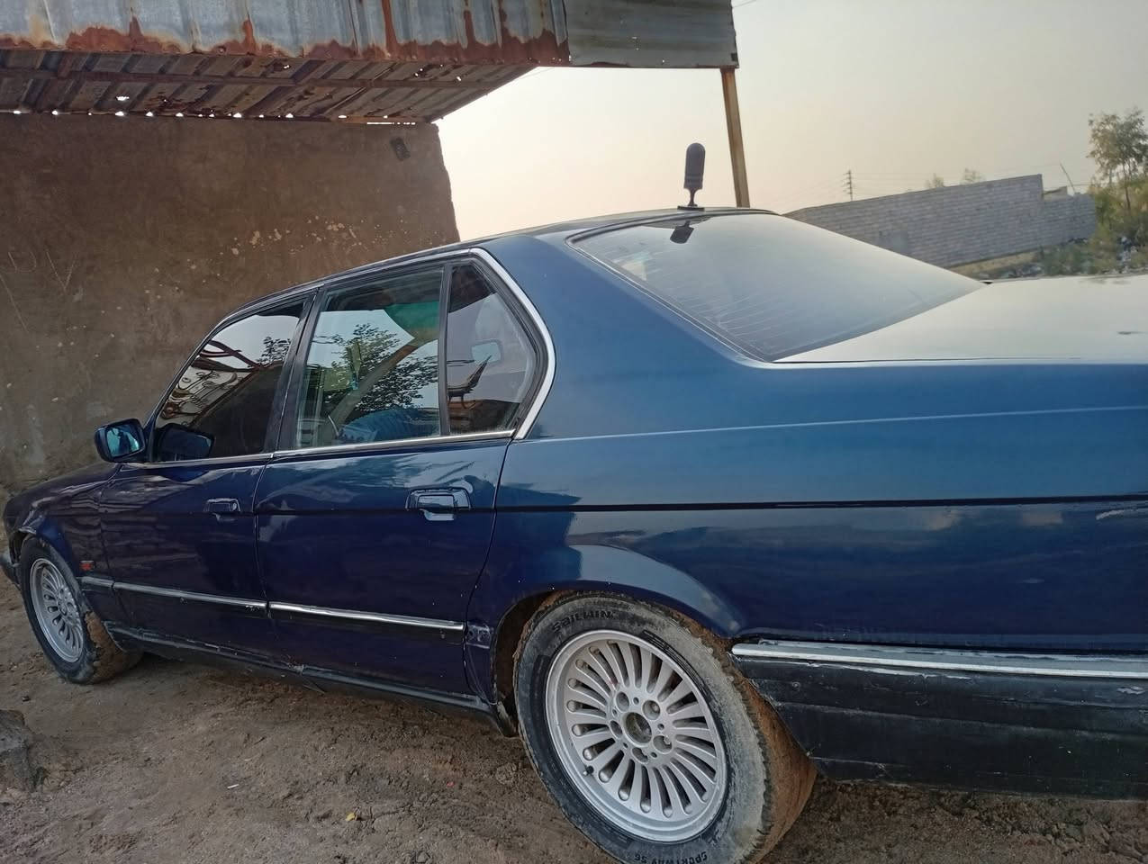 السلام عليكم
#للبيع سياره BMW 

#موديل 1990

#لون اسود كحلي 

#فئة 735 

#محرك 3.5 BMW بلاد 6سلندر 

#كير أوتوماتيك نضيفات كلش 

#حداديه 90%

#كفاله عامه 

من الكص والنقل والعيب الشرعي 

 والضربه القويه كشرها كلش نضيف وحلو 

#كهربائيات كلها شغاله 

#منضومه تبريد كامله وشغاله نقص غاز فقط 

#باتري جديد قبل شهر اشتريته 

#ويل شعاع 

#سياره جاهزه على اخر حبايه تجي تنكر سلف وتطلع 

#رقم بغداد صدامي اتكفل بغرامات وتحويل وذا تريد وكاله عامه باركود 

السياره بالحقيقه احلى وانضف 

(#سعرها 40وبيها مجال للشراي)

وترهم مراوس شعندك نزل 
مكاني ناصريه سوق الشيوخ 
رقمي ***********
