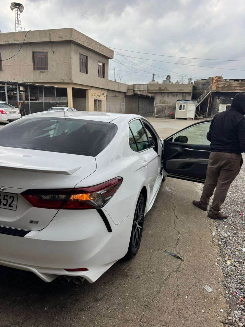 سلام عليكم 
كامري للبيع مديل ٢٠٢١
مواصفات se معروفه 
بي جاملغ و بونيت سيارة جديده مال بيت شرط تحويل و غرامات
مكان سيارة كركوك 
سعر ١٩٠ وبي مجال 

*********** كركوك, العراق
