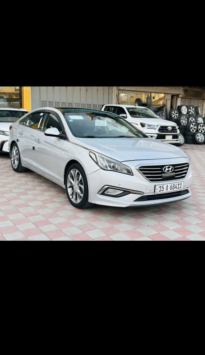 السلام عليكم 🌹🌹 للبيع سوناتا
موديل 2017 وارد خليجي فول مواصفات VIP 
رقم انبار بأسمي 
شاشه جبيره 
كامره دواره 
بانوراما 
بصمه تشغيل وابواب 
كشنات جلد وكهرباء تدفئه وتبريد 
رادار جانبي وخلفي 
رادار امامي
بك لايت لد 
لد نهاري 
تبريد قطعتين 
خزن ميموري 
ويل ١٨ بلادي 
سماعات مضخم سستم بلادي 
حساس امامي خلفي 
محرك 2000 

السياره بيه صبغ ( جاملغ امامي وبل جاملغ الخلفي )
بدون دواخل السياره جديده وجاهزه 
والسعر 142 ورقه وبيها مجال 
والشراي يتفضل هذا رقمي ***********
*********** ويتساب         العنوان فلوجه 💚
