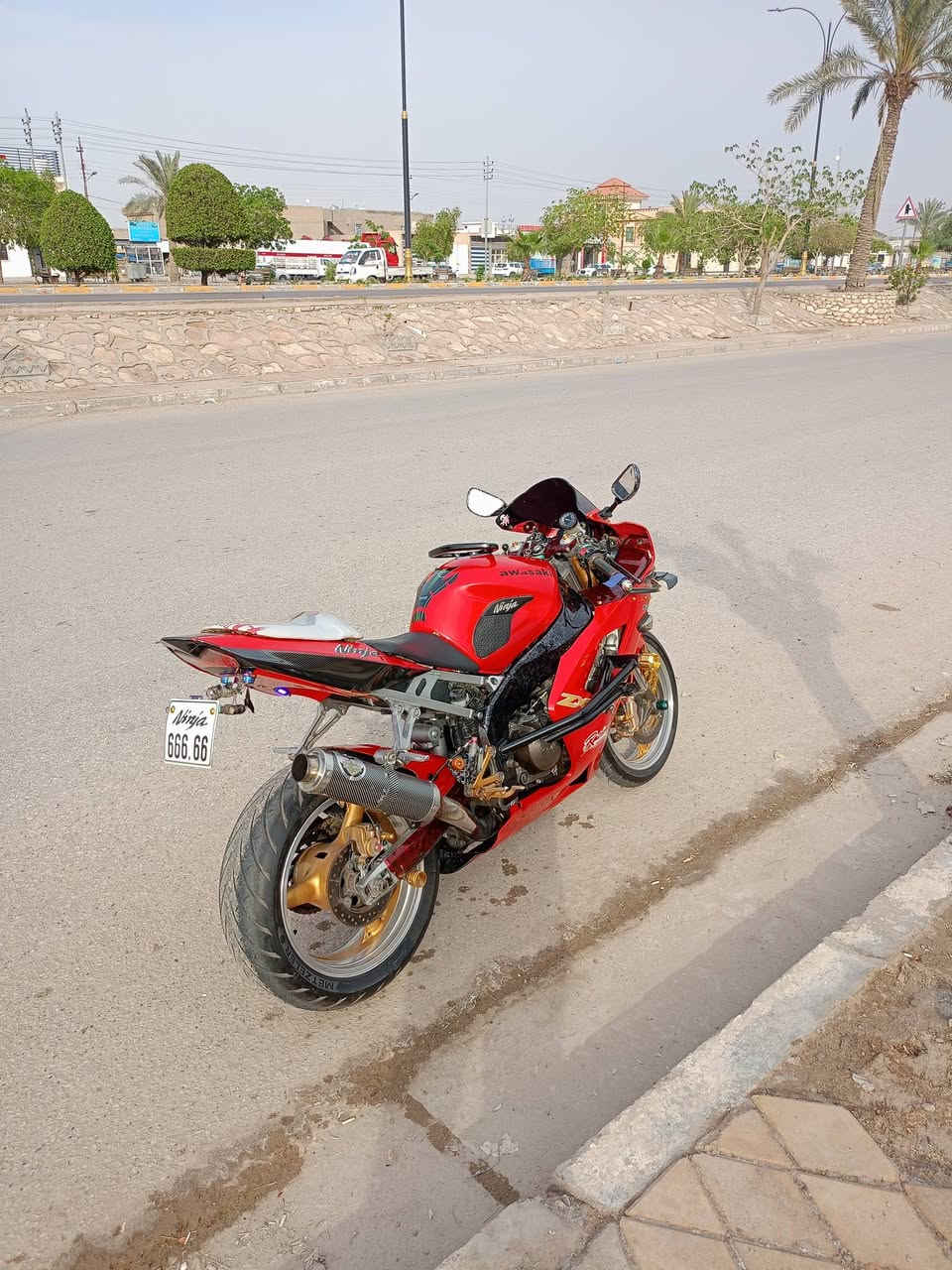للبيع مثل ما واضح بصور مكانه الخالديه متواجد خاص 
الدراجه مسجله وسنويته موجوده


**إذا كنت صاحب هذا الإعلان وتريد حذفه لأي سبب، رجاءا أرسل رسالة إلى الدعم الفني**