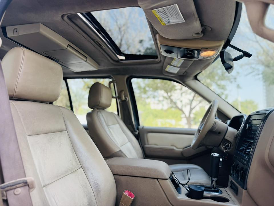 فورد اكسبلور مديل 2009 وارد خليجي سياره مكفوله من الضربه وتبديل وصبق ماعده قطعتين كلير والباقي سياره كفاله سعره 104 وبيه مجال رقم هاتف ***********موصفات فول مواصفات واحد على واحد فتحه سقف شاشه كامره خلفيه مثبت سرعه تحكم استيرن شاير بل مري كشنات جلد كشنات كهربائي حساسات خلفية ماميه 7راكب 3قطع تبريد داخل سياره بيجي محرك 6سندر محرك وكير كفاله حداديه تخم تاير جديدات مكان سياره كربلاء مكلف بل نشر
