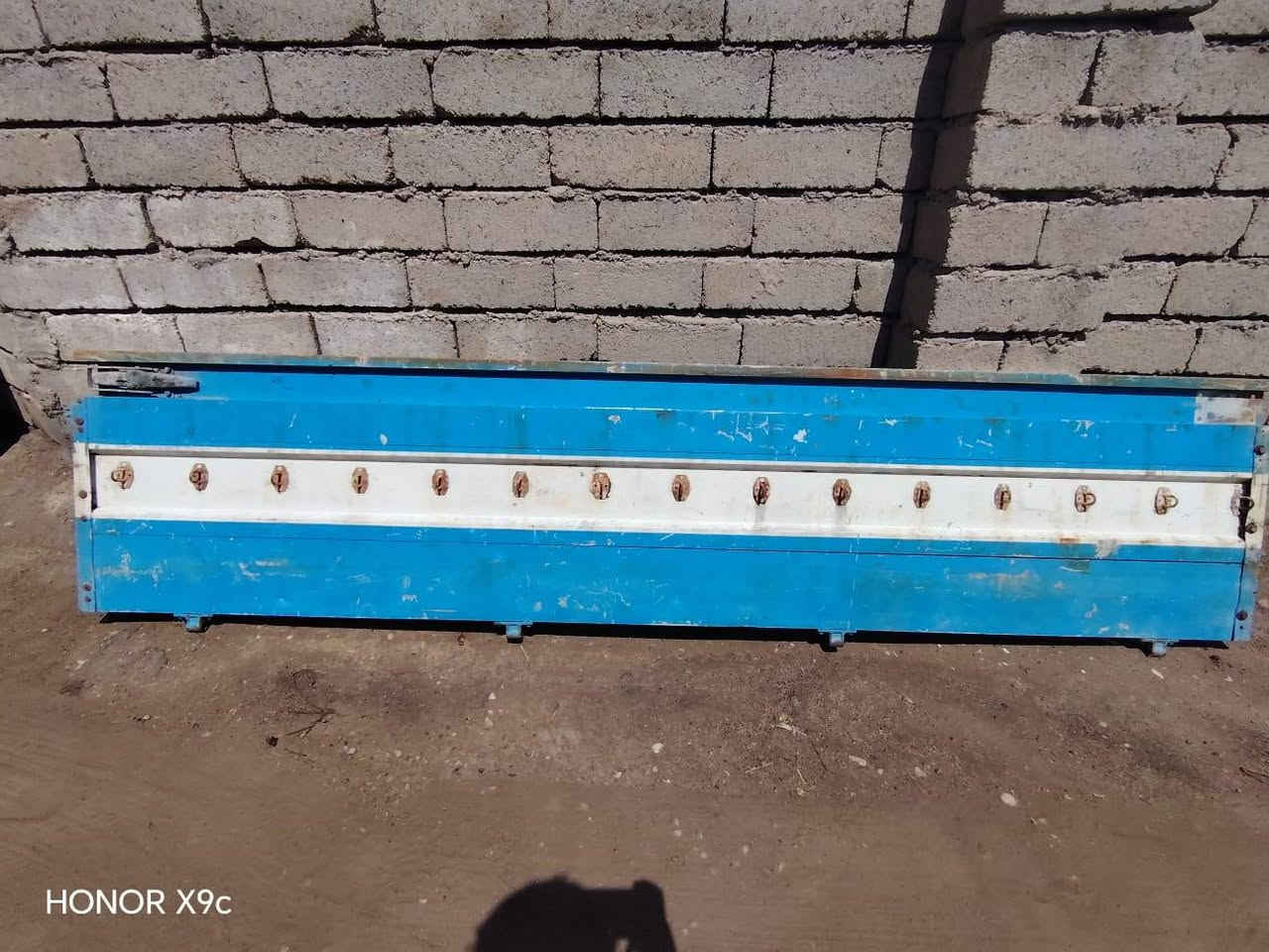 السلام عليكم جناب للبيع ارتفاع 60 هوه وتعلاواته طول12/50 نضيف مابي اي شي المكان البصره الدير السعر 9 ورقات ***********
