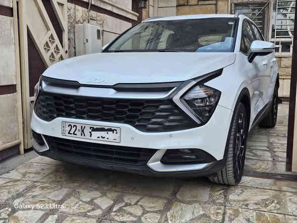 اسبورتج ٢٠٢٣ ،ضمان شركة اكدال 
ممشى السيارة/٤١ الف كيلو 
مواصفاتها فول قمارة حديد ،رقم اربيل باسمنا تحويل مباشر 
مكفولة من الصبغ والفتح فقط بارد على كد شبرين بالبابين جهة السكن والمحرك مفتوح فقط الوجهة منه 
والسيارة ماناقصها اي جهة 
موقع السيارة بغداد 
الاتصال/***********
***********
