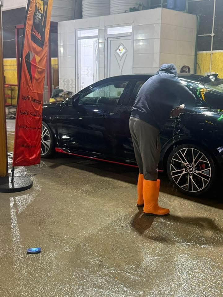 1. الماركة :- هيونداي

2 نوع الماركة :- النترا N

2023 - : 3 سنة الصنع

KMHLW4AK4PU016414 (VIN( 4. رقم الهيكل

5. رقم اللوحة اربيل

6. اللون الخارجي :- اسود

7. اللون الداخلي :- اسود كنتارة مع جلد

8. عدد الكيلومترات : 43 الف

9 نوع الوقود : - بانزين

10 ناقل الحركة :- اوتماتيك

11. حجم المحرك : 2000 توربو

12. عدد الأسطوانات :-4

13. عدد الأبواب : 4

14 عدد المقاعد : 4

15 نوع الدفع :- امامي

16. الحالة العامة : مستخدم امريكي

17. المواصفات الإضافية ( بصمة - دخول ذكي - فتحة سقف - نظام النقطة العمياء - كاميرا - شاشة كبيرة متصل - شاشة رياضية برمجية - تحديد مسار - مثبت سرعة - مقاعد تدفئة - شاحن لاسلكي - رادار محيطي -

اضاءة محيطية داخلية - كزوز رياضي ومواصفات اخرى .)

18. الضرر : باب مع جاملغ مبدل اصلي ومصبوغ
السعر 160 وبيها مجال بسيط ***********
