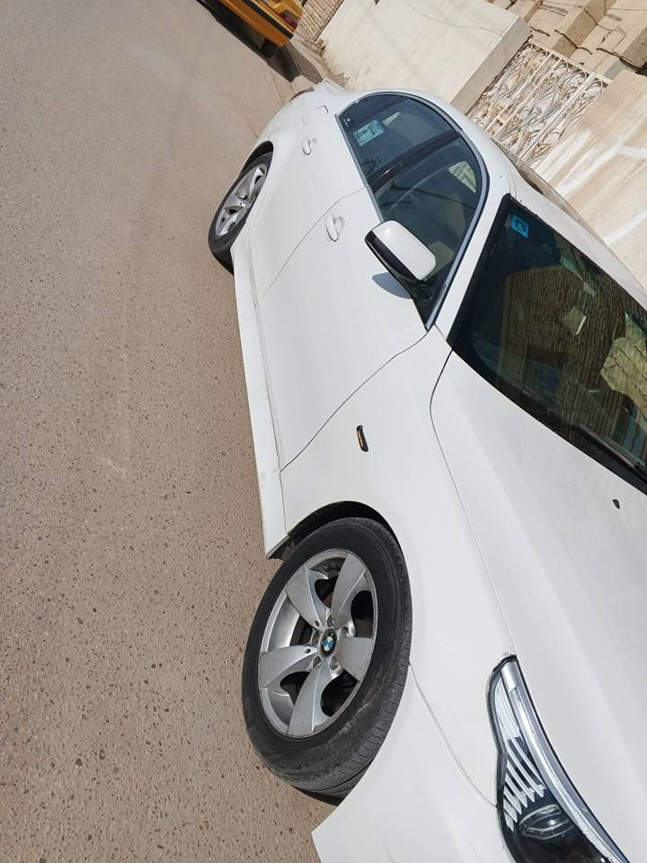 السلام عليكم 
بي ام ميماتي خليجي موديل ٢٠٠٨ 
بيها قطع صبغ اثر طخات والبنيد مبدل اثر شخوط ابيع حزام 
الباقي كفاله اصل ٢٣ 
بيها كير محرك b30 n52 نوزل قصير 
جديد مبدله تايرات جدد 
صدر حداديه تبريد تدفئه كله مكفول 
شرط التحويل سنويه لل٢٧ 
ما ابيع اذا مو تحويل 
مكان السياره ميسان 
للبيع او المراوس حسب القناعه
السعر 122 وبيها مجال للشراي 
للاستفسار الاتصال على *********** عمارة, ميسان
