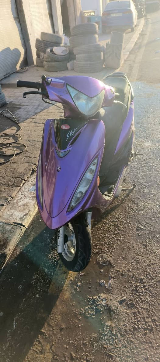 كامكو جي فور للبيع مفتوحه مره مكينه خرسه كهربائيات كلها شغاله شلعه معدل فول عايزه بس باتري مرات يشغل ومرات لا الباقي كله كامل دشبول كله شغال سعر ٣٥٠ وبيها مجال مكاني نجف ابو صخير*********** لا تراسلني وتكلي شبيها مابيها لو دزلي صورها كل تفاصيلها وصورها موجودات
