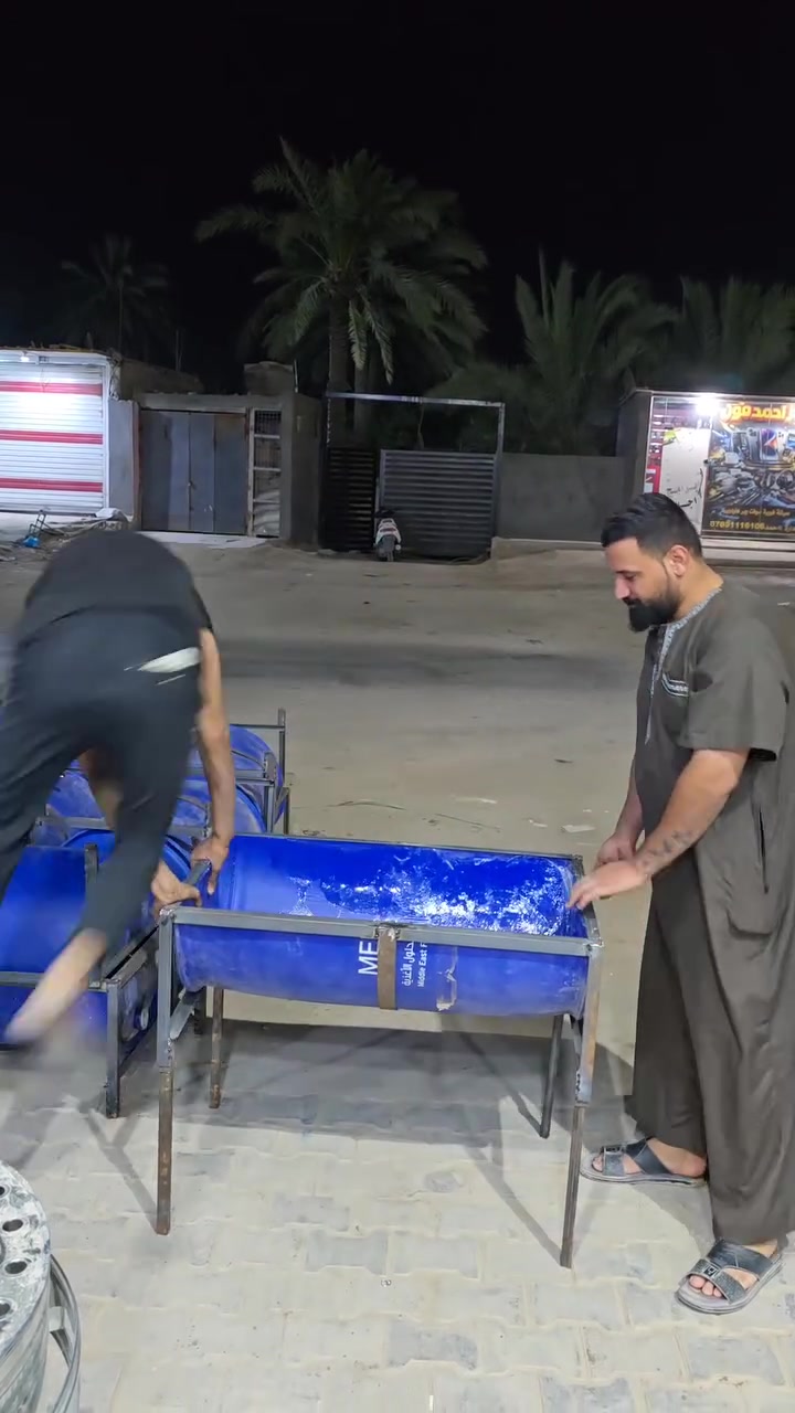صنع في النجف 
مجمع ابو دولار النجف _العباسيه_ نهر الحيدري _قرب معمل معمل البيبسي 
رقم توصل:_  ***********
