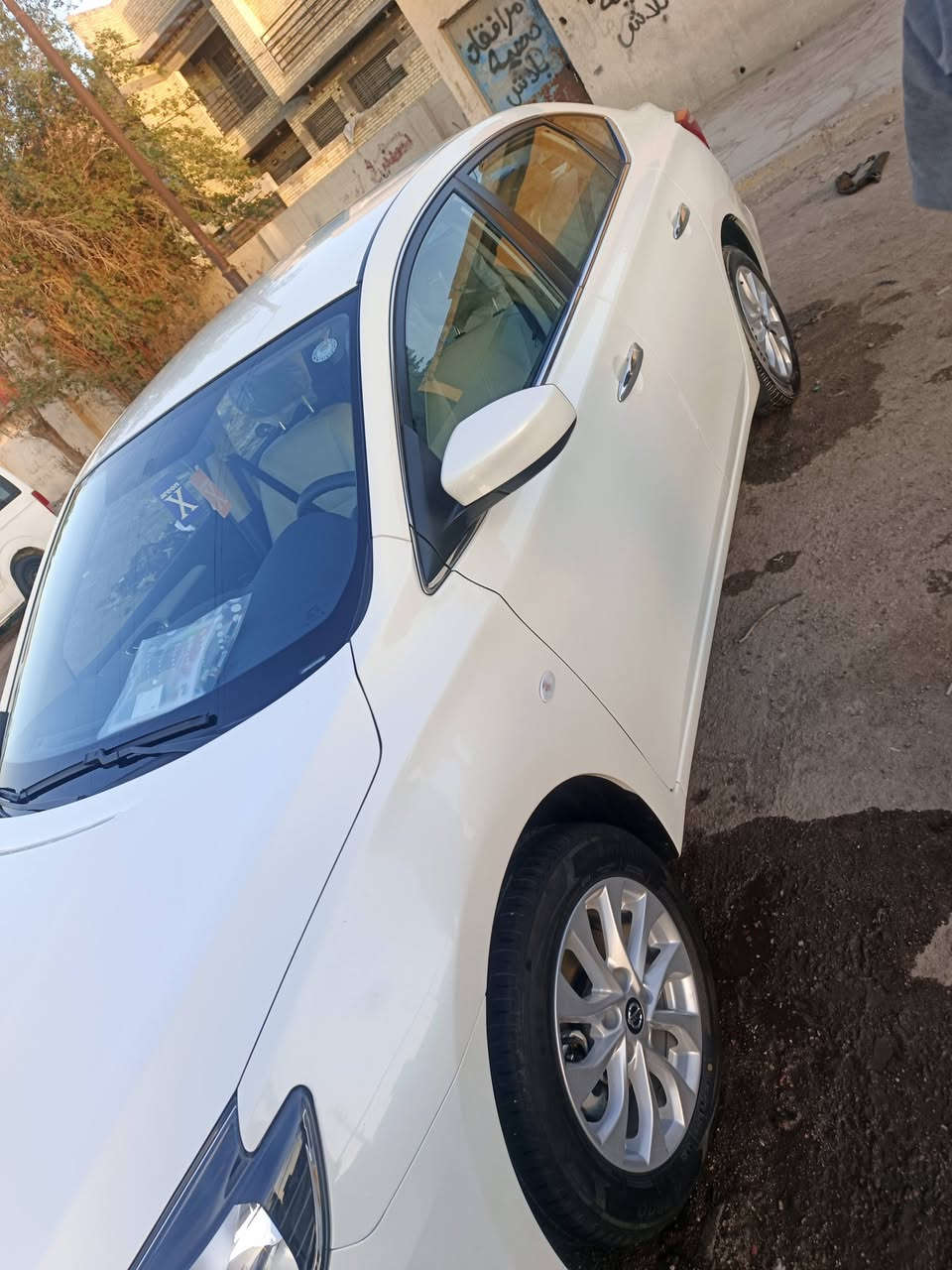 السلام عليكم نيسان سنترا موديل 2025 سيارة جديدة ماشيه  9000 حالة الوكالة على وضع الشركة كفالة عامة من الصبغ والبارد والتكحيل فقط الضربة بكنر الجاملغ   رقم أربيل تريد تحويل تريد وكالة تحكم ستيرن وبوجكترات شاشه كار بلاي وباقي المواصفات المعروفهه
السعر:129وبيها مجال بسيط 
العنوان : البصره 
شراي يتصل : ***********
