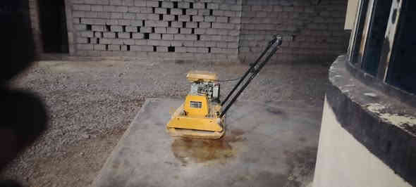 السلام عليكم كادر بناء وتسليح حديد وفرش حجر وتصعيد بلوك فرش التراب وتأسيس مجاري وتأسيس كهرباء وصبق خابر ***********
