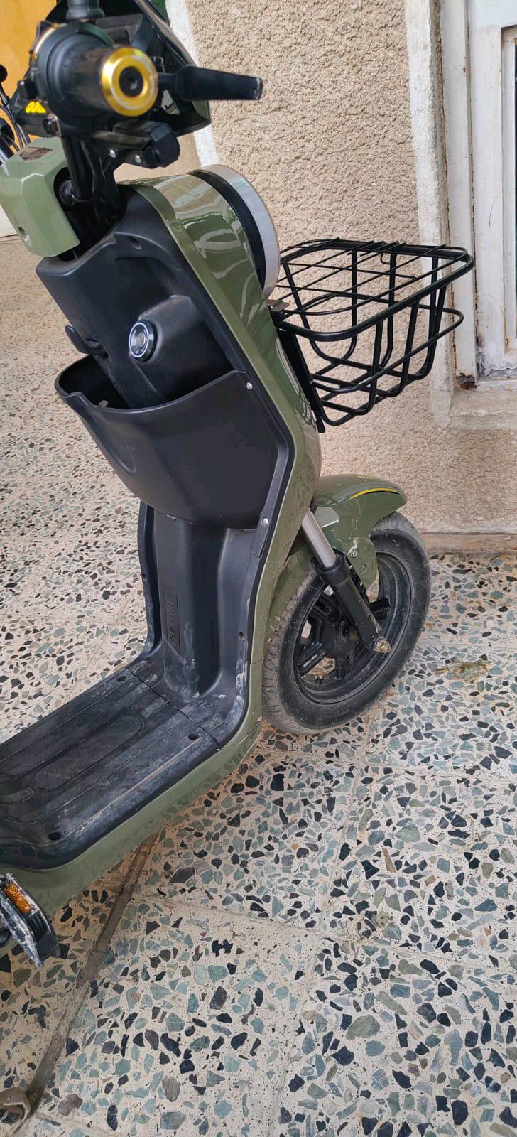 🎯 الفرصة لا تُعوَّض لمحبي السرعة والأداء!

مستخدمة شهرين 2 فقط لا تفوت الفرصة وشتريها سعر 550 الف دينار عراقي وبيها مجال ما تلكة نفساه لحك قبل لا تخلص الكمية لان قليلة بالوان عده اميزهن الاخضر الغامق وهاذا ليس السعر النهائي والاستفسار اتصال على هذا رقم او رسله رسال وسنرد عليك باسرع وقت ولا تضيع هاذه الفرصة امتلاك وحش لا يعوض في هذا السعره وهذا هو الرقم  *********** متواجدين على الوتساب و على الهاتف 

تعلن عن بيع دراجة ياماها R9 بحالة ممتازة وبمواصفات تخطف الأنفاس.
إذا كنت تبحث عن القوة، الأناقة، والثبات على الطريق، فهذه الدراجة هي خيارك الأمثل.

✨ أبرز المميزات:
✅ محرك سريع الاستجابة – أداء عالي يتكيف مع مختلف الظروف.
✅ تصميم رياضي حديث – يلفت الأنظار بخطوطه الحادة وألوانه الجذابة.
✅ نظام فرامل متطور – لأقصى درجات الأمان والثقة أثناء القيادة.
✅ خفيفة الوزن – تُتيح لك المناورة بسلاسة سواء في المدينة أو على الطرق السريعة.
✅ صيانة دورية منتظمة – محفوظة بدقة ومضمونة الأداء.

🚀 خيار مثالي لمحبي:

· السرعة والمرونة.
· التميز بين الدراجات النارية.
· الجمع بين المتعة والموثوقية.

📌 سعر منافس جداً (يُتفاوض بحدود معقولة للمشتري 550الف دينار عراقي وبيه مجال للطيبين الجاد).

📞 للجادين فقط – الاستفسار عبر الخاص. *********** على طريق واتساب و الهاتف

لا تفوت فرصة امتلاك وحش الطرق بمواصفات قمة وتكلفة معقولة! 🏍️⚡