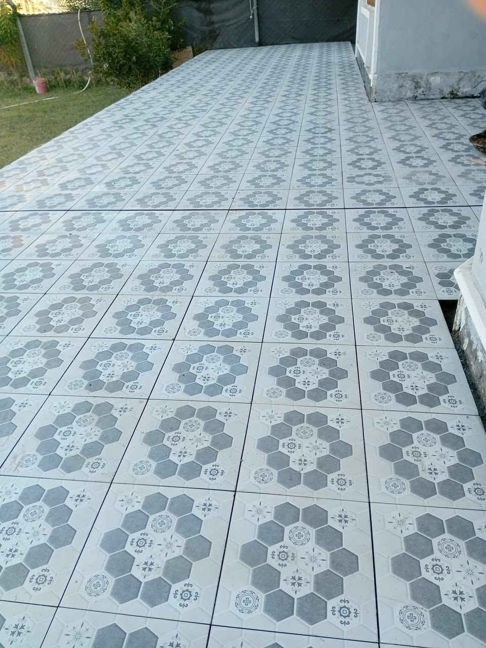 السلام عليكم خلفه سيراميك بورسلين كاشي مقرنص شتايكر متفرغ حاليا ***********
