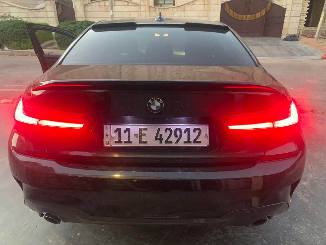 🔥 BMW 330e موديل 2021 - الوحش الألماني
‎💥 288 حصان (محرك 2.0 تيربو + هايبرد)
‎💥 جير 8 سرعات ستبترونك
‎💥 صرفية بنزين خرافية بفضل نظام الهايبرد
‎💥 وضعية كهرباء + سبورت + هايبرد
‎💥 شاشة كبيرة + Apple CarPlay
‎💥 كامرة + حساسات
‎💥 داخلية فخمة
‎💥 إضاءات LED
‎💥 فتحة سقف
‎💥 رنات M 
‎💥 تبريد وتدفئة مقاعد
‎💥 دبل زون كلايمت ( تبريد منفصل) + بيها داتا شو
‎💥 قيادة BMW المعروفة: نعومة وقوة بنفس الوقت
*تدفئه ستيرنق وكراسي*

‎🔥 0-100 حوالي 5.6 ثانية
‎🔥 عزم 420 نيوتن تقريبًا مع نظام XtraBoost.  
حادثها: باب السايق وباب خلفي مبدل ومصبوغه الصفحه كامله ومبدله مجموعه ستيرنق و جاملغ امامي
‎السيارة ما تحتاج تعريف، نظيفة، جاهزة، تركب وتمشي.
‎الجاد يتفضل، وفحص أي مكان تريد.

رقم الهاتف: ***********
