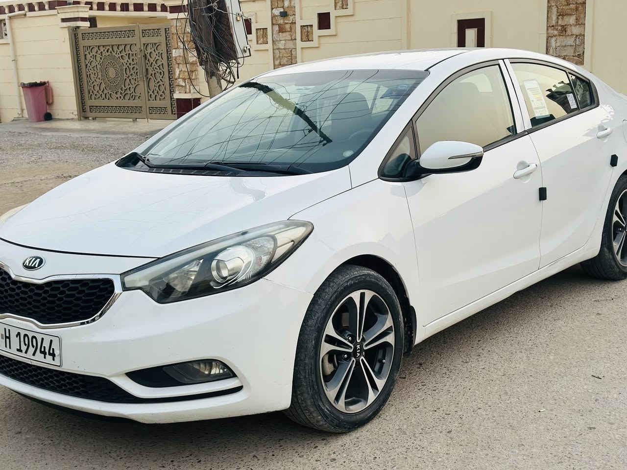 كيه سيراتو ٢٠١٤ كلين مابيه قطره صبق كير محرك شرط
السعر ١٢٥ وابيه مجال ***********
