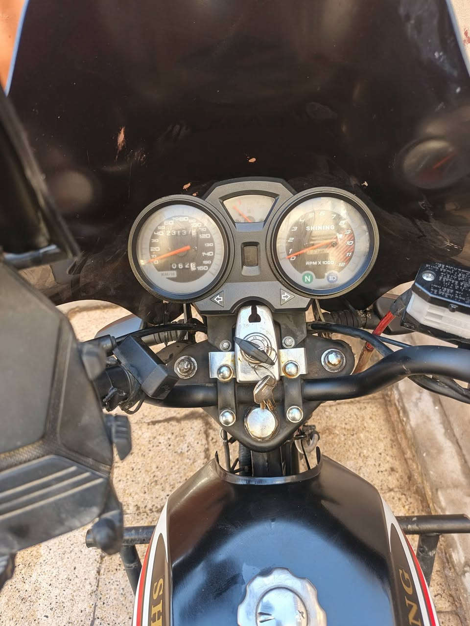 دراجه شاينينك 2025 رقم نينوى انگليزي 5گير سنويه بأسمي شرط ثاني يوم أحولك
مكفوله محرك150 گير شرط مامفتوحه نضافه اكثر من90%
وايرمنيه سلف دشبول گيج سرعه گيج رون بانزين كلشي شغال ماناقصها برغي وين مايعجبك افحص واني وياك 
مكاني جانب الأيمن
#مليون_و850ألف_بيها_مجال_بسيط
#رقمي_***********_بي_واتساب_
