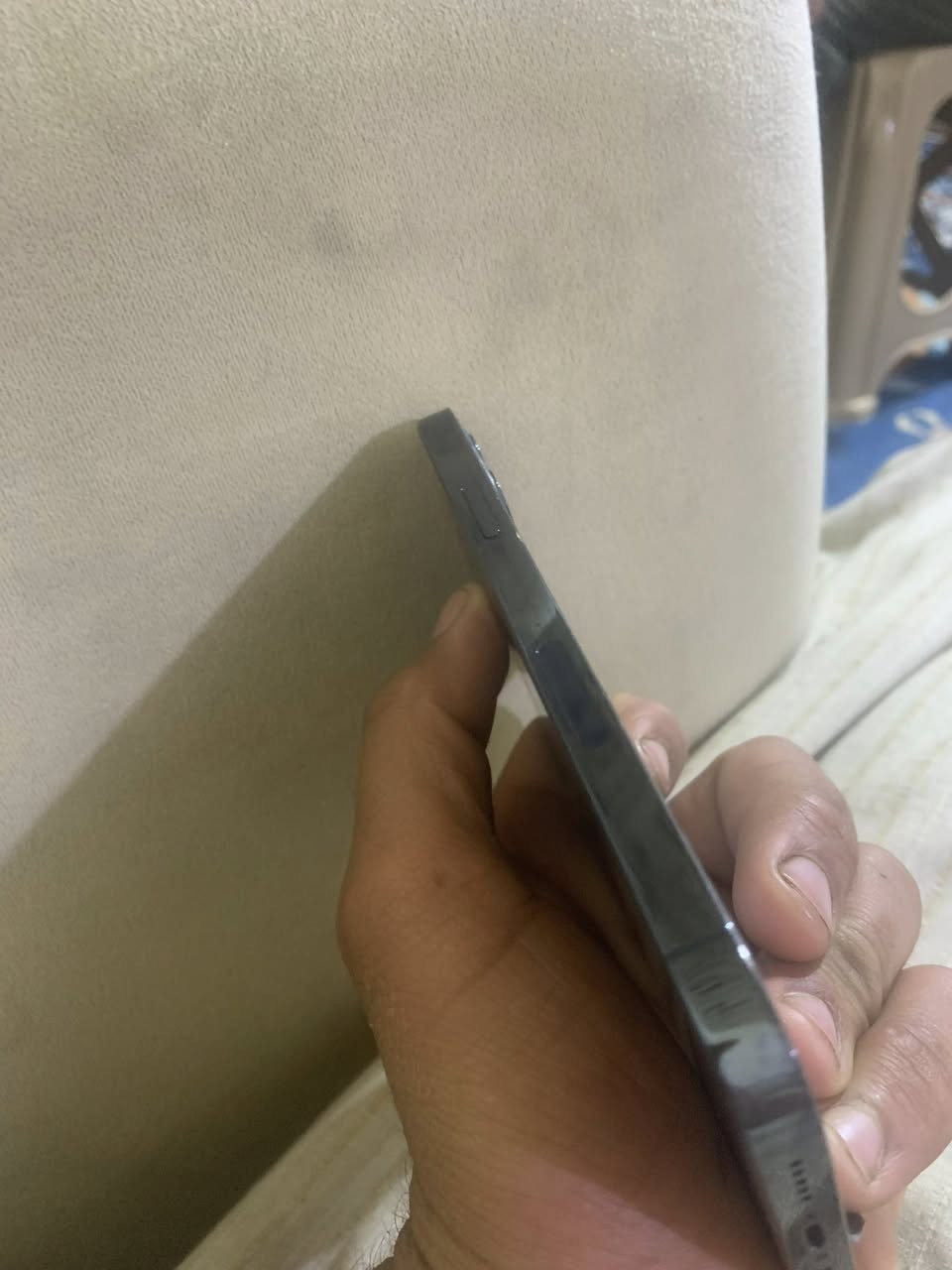 السلام عليكم 12برو فقط مبدل بطاريه وضهر مكسور لل مراوس فقط. شاشه ما مفتوح وكاله ويا شاحنه فقطط مكاني ناصريه مركز الشموخ ***********@إشارة
