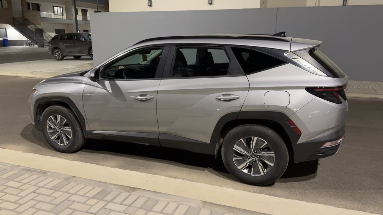 توسان هايبرد موديل 22
حادثها فقط الجاملغ قطعه وحده صبغ
دون ايرباك 
سيارة رقم بغداد سنوية بأسمي تحويل مباشر 
ماشية : 32 ميل
المحرك : 1600 تيربو
المواصفات: بصمة / تشغيل عن بعد / كرسي كهرباء /رادار امامي / رادار جانبي / قيادة الية / فول تحكم ستيرن /
تحديد مسار / كشنات تدفئة / نظام HTRAC فور ويل / مود
درايف / إطفاء ذاتي / مانع انحدار / مانع انزلاق / هندبريك دكمة /
اوتو هولد / شحن وايرليس / شاشة كبيرة تدعم الكار بلاي / كامرة
دوارة / قطعتين تبريد / لايت زينون
الموقع 📍: بغداد الكاظمية 
السعر : 183$ بيها مجال
التواصل بي واتساب : ***********
