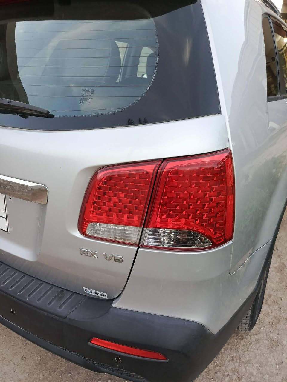 للبيع كيا سورنتو 6 سلندر دوش امريكي كلين بدون ضرر مكفول موديل 2011 رقم بغداد 
1-محرك سته سلندر 3500  دوش دوش جديد
2-فتح سقف بانوراما 
3- 7 راكب 
4-  3 قطع تبريد 
5-مناخ منفصل 
6-كرسي كهرباء للسائق 
7-مثبت سرعه 
8-اشارات بالمرايا 
9-مرايا طي كهرباء 
10-تحكم ستيرن 
11- كلين مكفول 
12-حساسات خلفيه 
13-حاكيه بلوتوث 
14- كشنات تدفئة تبريد
15-كشنات جلد بلادي
16- مكينة جديدة كير كفالة
17-ايرباكات سليمة
18-لايت زنون
19- حدادية جديدة خلفي امامي
السعر 165 بيه مجال...مكان السيارة بسماية للاستفسار ***********
