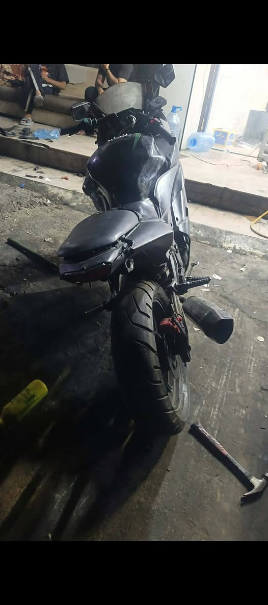 كاوسكي 300cc مرقم للبيع 
سنويه و اللوحات على التحويل 
الدراجه ناقصه بس كفرات 
مكينه بلاد برغي واحد ما مفتوح اي نقوصات ما بيها 
للاستفسار : ***********
