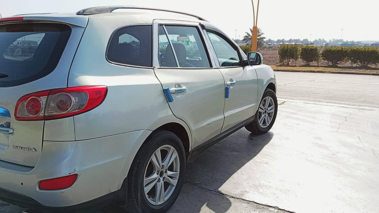 سلام عليكم.
#سنتافي2010للبيع #او #المراوس
#السعر95 #وبيهامجال 
تخم تاير جديد كير  و مكينه تبريد تدفئه  خير من الله 
رقم انكليزي قادسيه تحويل مباشر 
مواصفات فتحه تحكم ستيرن تبريد 3 قطع 
العنوان بابل الشوملي.
#الاستفسار ***********
