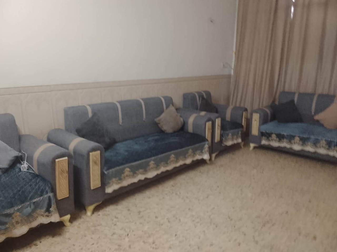 السلام عليكم
بيت 🏠 ١٠٠ م في الثعالبة الـ٩٠٠٠ قرب السوق

طابق ونص 

مواصفات البيت 

الطابق الارضي 

استقبال 

غرفه 

صحيات خارجيه 

صحيات داخليه

مطبخ 

غرفه في الطابق الثاني 

البيت مرمم في عام ٢٠٢٢ بالكامل 

كاشي ✅

سيراميك جدران ✅

بورسلين الغرفه الفوگ ✅

كامل مُكمل فقط تجيب غراضك وتگعد 

السعر خاص 

الرقم 

*********** فقط واتساب

‭***********‬
