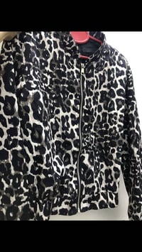 ملابس • بسعر مناسب