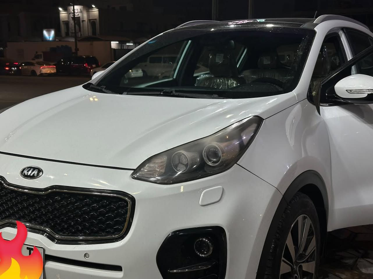 السلام عليكم كيا سبورتاج (خليجي) للبيع
2018. 

  فول مواصفات 
 بنوراما بصمه ترحيب يدات عند الاقتراب مري قلاب كشنات جلد سايد بريك دكمه يعني بيها هوااي مواصفات ماذكرتهن 
سياره حلوه جديده (بيها صبغ فقط ربع قطعه هم مو نص)
داخل بيجي واسودّ السياره حلوه
سيارة جديده مكان بغداد الزعفرانيه 

رقم بغداد  الدولي بسمي تحويل فقط 

للاستفسار ***********
