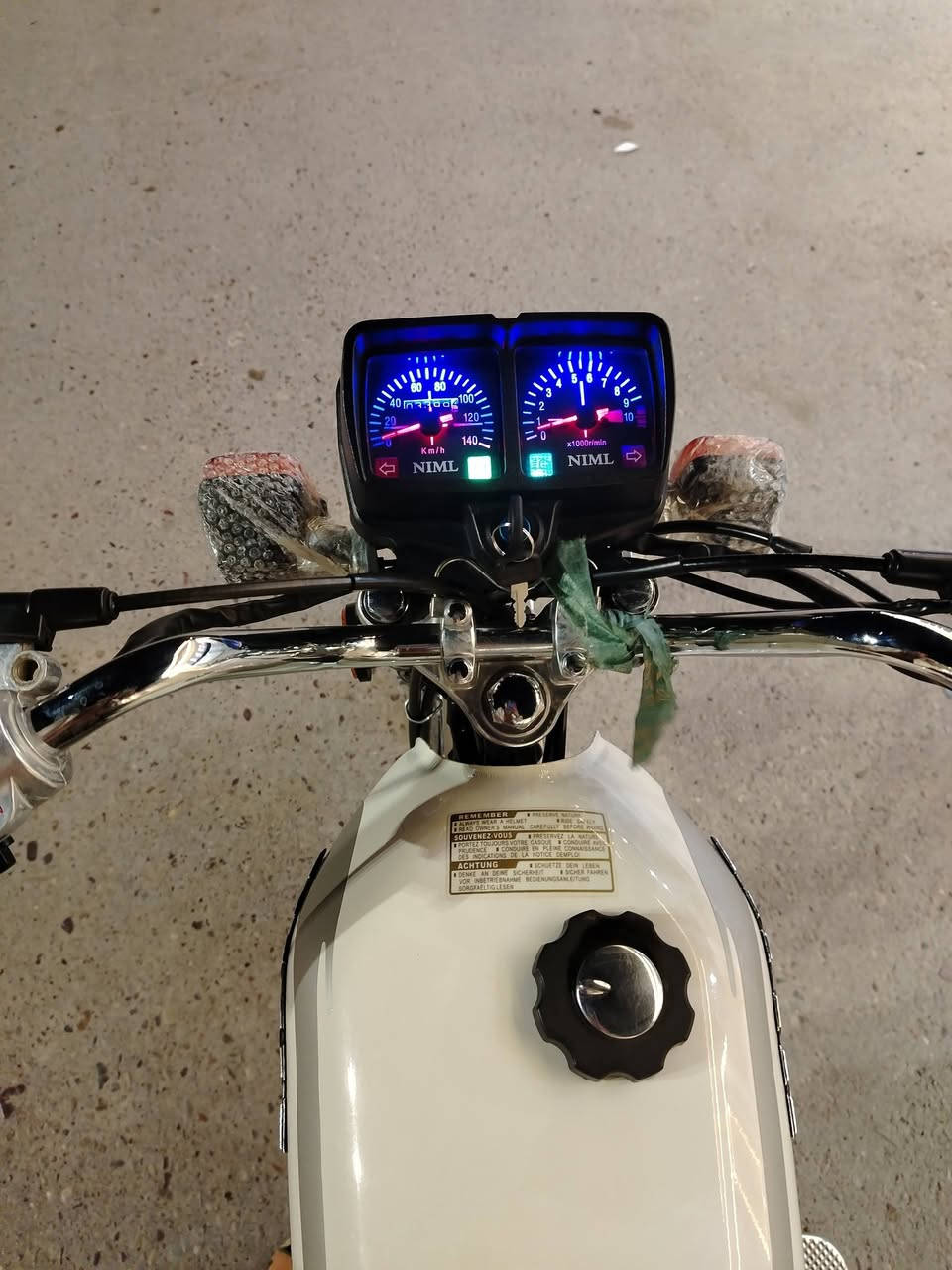 سلام عليكم دراجه نامه امتياز موديل 2026 صارلها شهرين من طالعه من الوكيل الدراجه مكفوله كفاله عامه  جيب فيتر او افحص الدراجه مابيها اي نقص كهرباياتها كله كامله مكاني بغداد شرطه الرابعه الرقم ***********.. *********** واتساب بس
