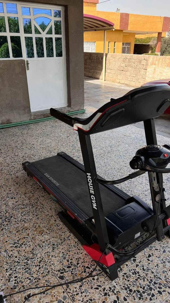 سلام عليكم
عندي هاذ جهاز جري للبيع 
شغال 
سرعه 160
يحمل الوزن 125 كيلو 
السعر ع خاص 
للاستفسار الاتصال على الرقم التالي 
***********
