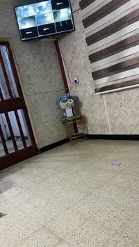للبيع شقه  فى مجمع القادسيه  طابق ارضي قرب جامع الجهاد مكان كلش حلو مم...