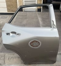 باب لكزس NX يمين خلفي اصلي مختوم مع نرمادات عدد ٢ بحالة جيدة نظافة ٩٠٪...