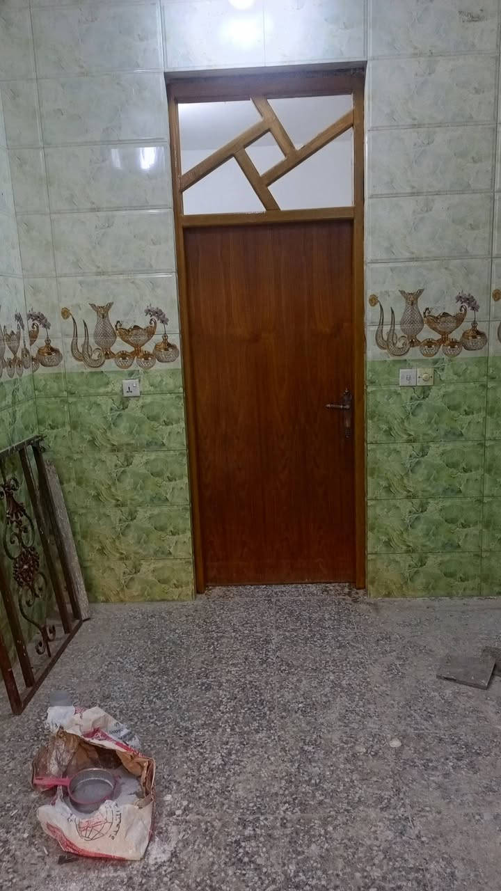 السلام عليكم بيت للبيع الخدمات مقابل شارع 11 بيت نظيف رفت بيت بسمي
***********
